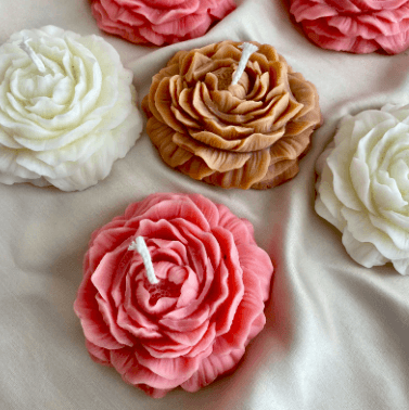 Floral candle decor